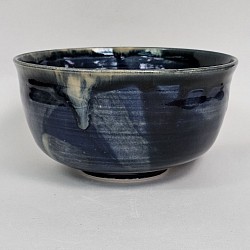 Dark shino bowl1